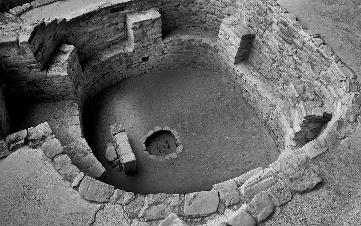 Mesa Verde Kiva 0976 bw.jpg